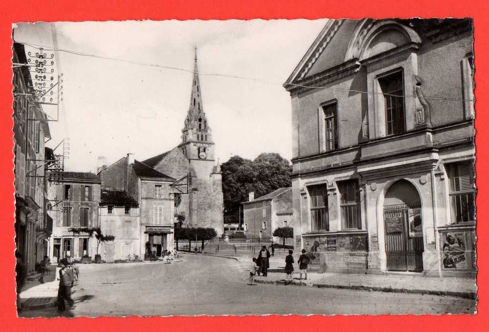 LA MOTHE SAINT HERAY Vue Sur La Place G. Clémenceau. - La Mothe Saint Heray