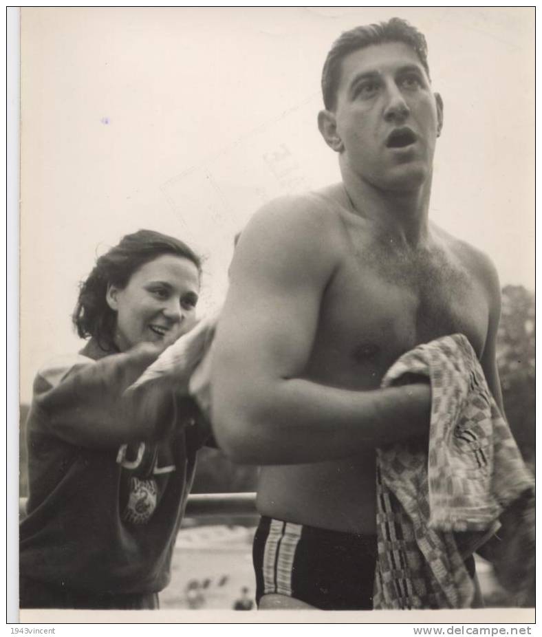 P 254 - PHOTO - ALEX JANY Aprés - Les Records De Natation N'ont Pas Pu étre établis - 1951 - - Natation