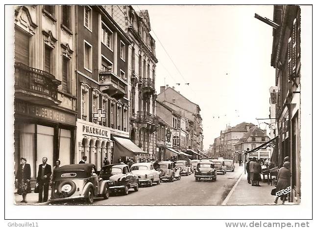 FORBACH  -    ** LA RUE NATIONALE ** Avec BELLES VOITURES    -   Editeur:  EUROPE PIERRON   N° 5092 - Forbach