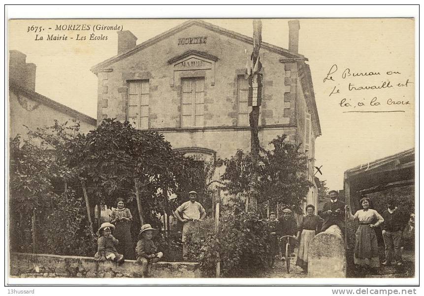 Carte Postale Ancienne Morizes - La Mairie. Les Ecoles - Margaux