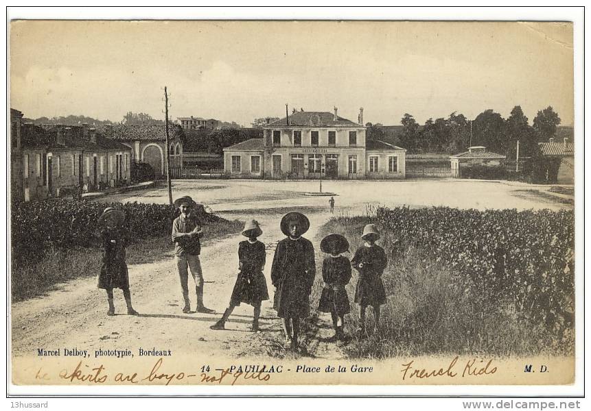 Carte Postale Ancienne Pauillac - Place De La Gare - Chemin De Fer - Pauillac