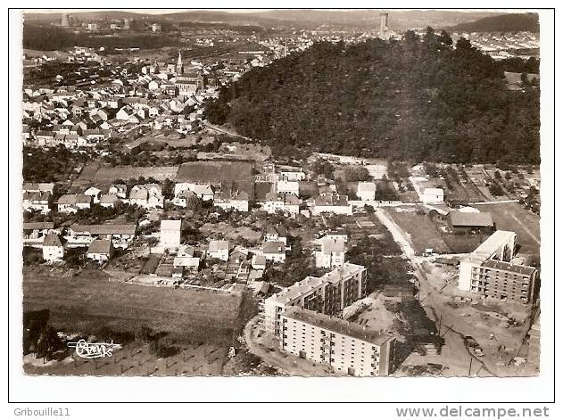 FORBACH   -    ** VUE GENERALE AERIENNE Avec  CITE HUMMEL **     -   Editeur:  COMBIER De Macon   N° 108.34.A - Forbach