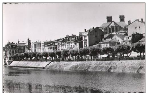 55 : Verdun Vue De La Ville En Bord De Meuse, En 1953 - Verdun