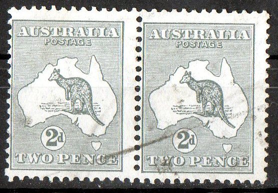 Australia 1915 2d Grey Kangaroo 2nd Watermark (Wmk 9) Used Pair - Actual Stamps - Centred Left -SG24 - Used Stamps