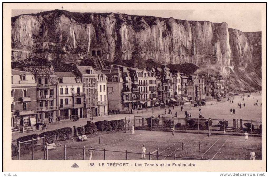 CPA SPORT/TENNIS/ Belle Carte Postale FRANCE TREPORT Tennis Les Courts Animées TBE - Tennis