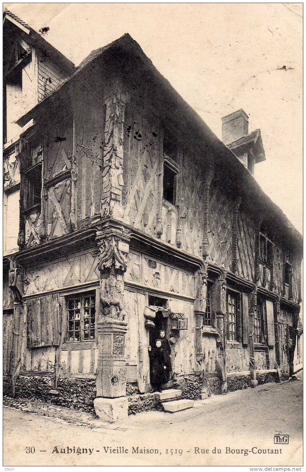 AUBIGNY SUR NERE RUE DU BOURG COUTANT ET VIELLE MAISON 1519CIRC 1910  EDIT TH G     / N 30 - Aubigny Sur Nere