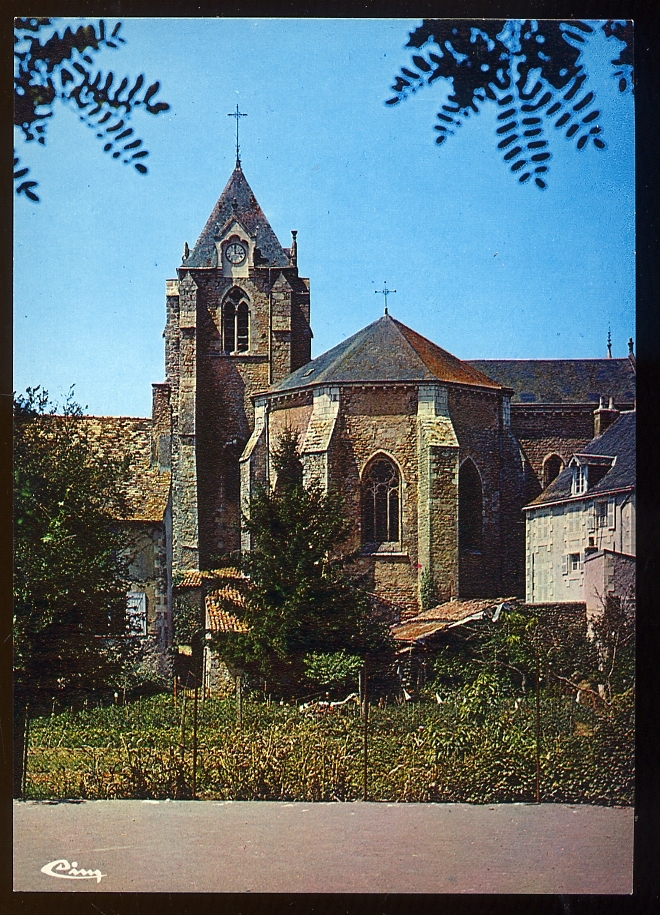 CPM  VIVONNE  L'Eglise Romane - Vivonne