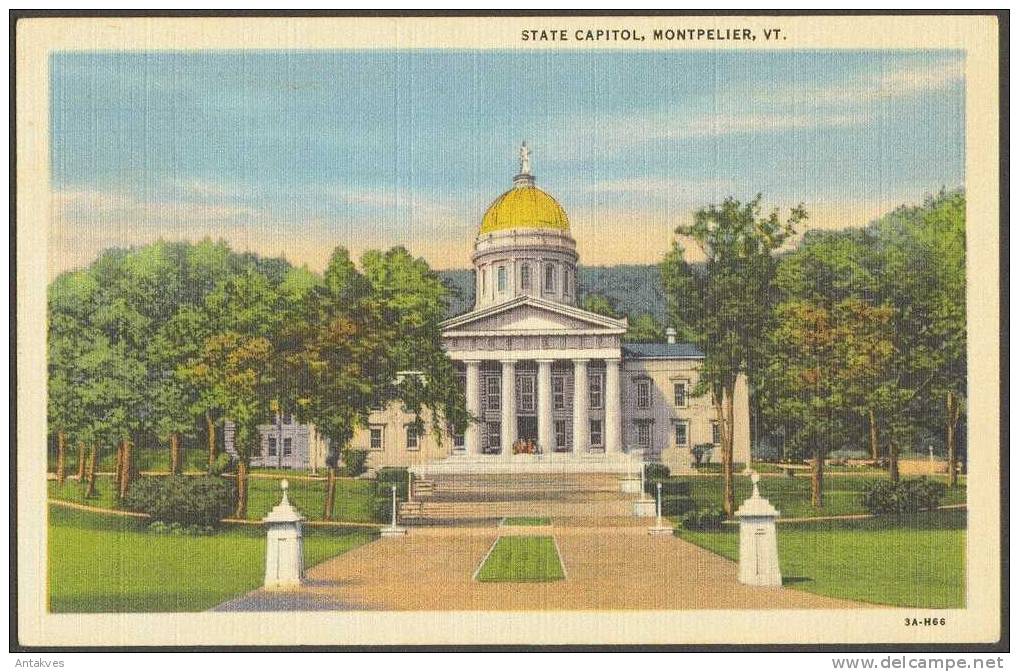 USA Postcard State Capitol, Monpelier, Vermont - Montpelier