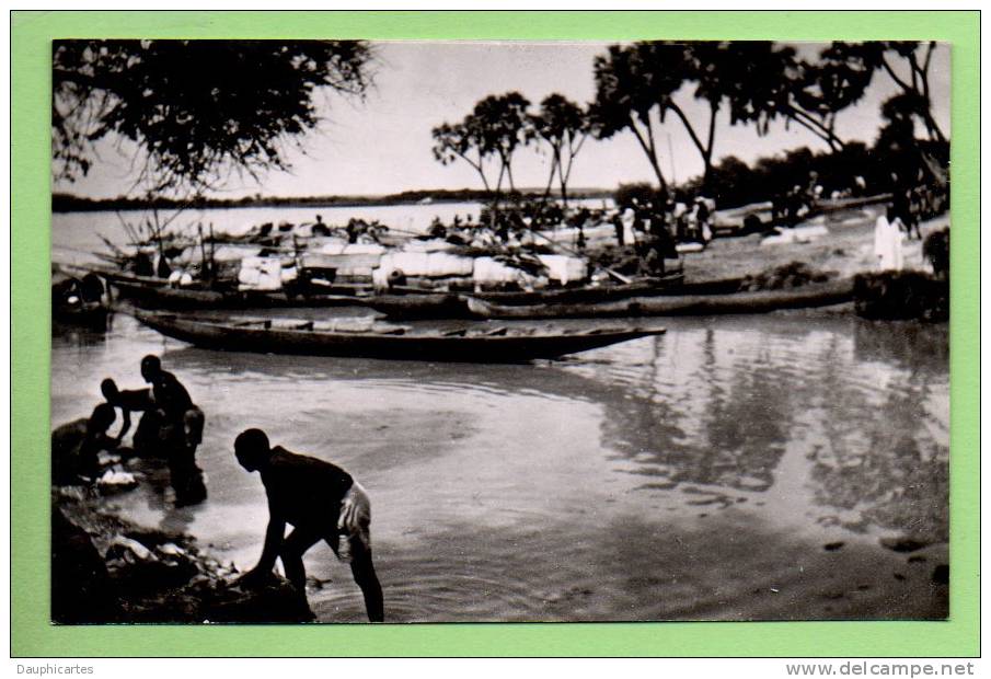 NIAMEY - NIGER : Le Petit Port Avec Pirogues - Cliché Et Edition FONTANON - RARE - Niger