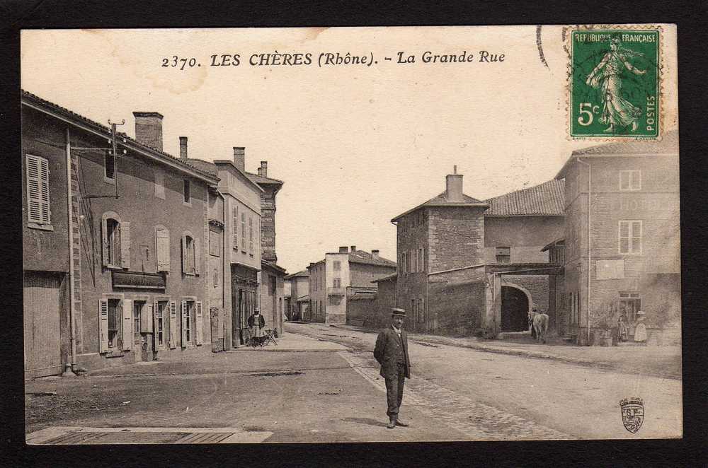 69. LES CHERES .   ( RHÔNE).  LA GRANDE RUE........ANIMEE..C506 - Autres & Non Classés