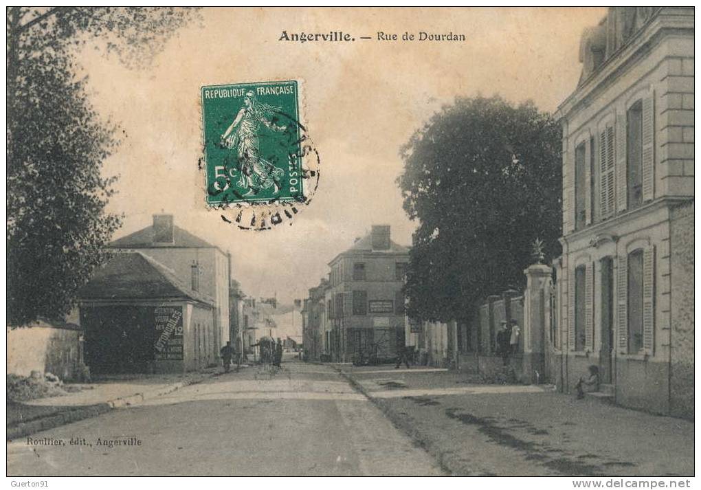 CPA (91) ANGERVILLE  / Rue De Dourdan - Angerville