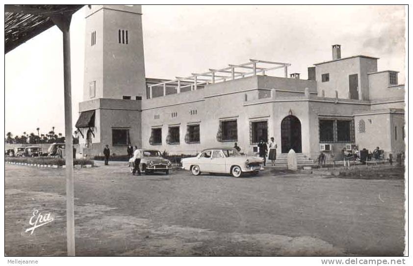 Cpsm Colomb Bechar ( Algerie ) Hotel Transatlantique , Voiture - Bechar (Colomb Béchar)