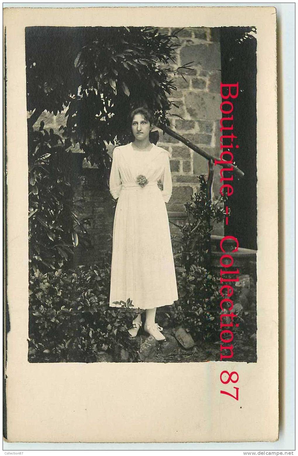 FEMME - JEUNE FILLE - CARTE PHOTO Des ANNEES 1910 /1920 - REAL PHOTOGRAPH POSTCARD - Photographs