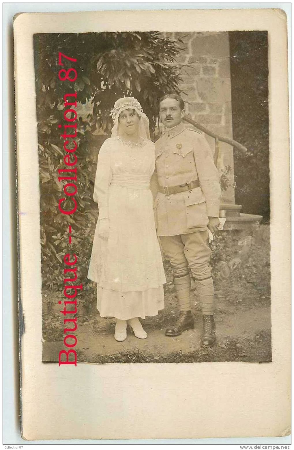 COUPLE De JEUNE MARIE - NOCE - MARIAGE Avec Un MILITAIRE - CARTE PHOTO Des ANNEES 1910 /1920 - AMOUREUX  AMOUR - Hochzeiten