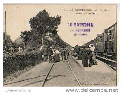 La Bernerie-en-Retz: La Gare, Arrivée Du Train - La Bernerie-en-Retz