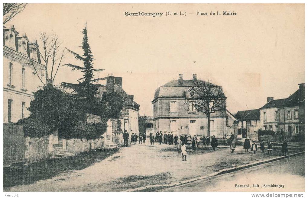 SEMBLANçAY - Place De La Mairie - Semblançay