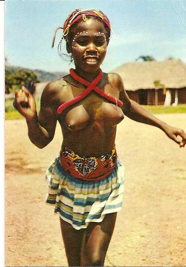PETITE DANSEUSE AFRICAINE AU SEINS NUS  REF 18973 - Danse