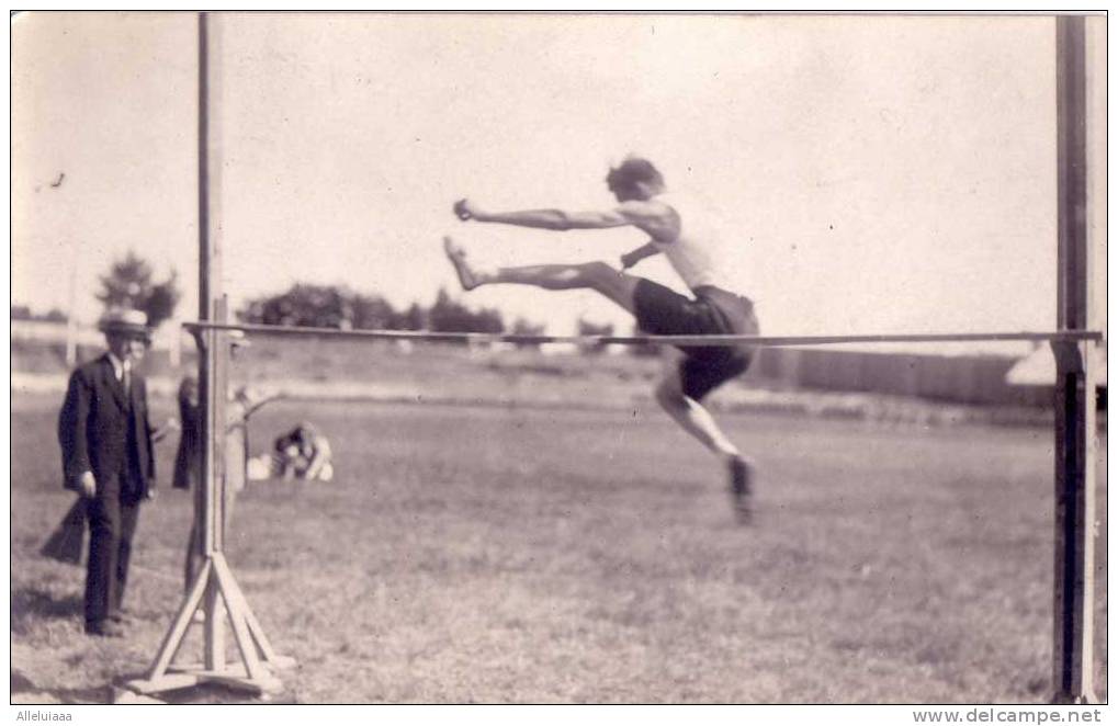 CPA SPORT Belle Photographie Carte Postale  ATHLETISME  Saut En Hauteur - Leichtathletik