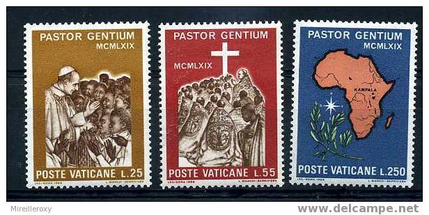 VATICAN / 491-493 / VOYAGE DU PAPE PAUL VI / - Unused Stamps