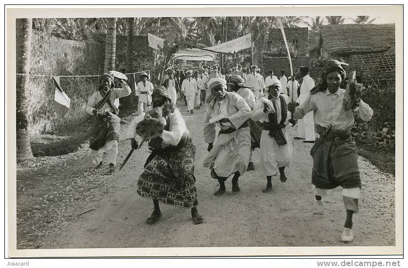 Grande Comore Plage Itsandra  12 Octobre 1953 Visite General De Gaulle Et Decorations  3 Photos - Comoros