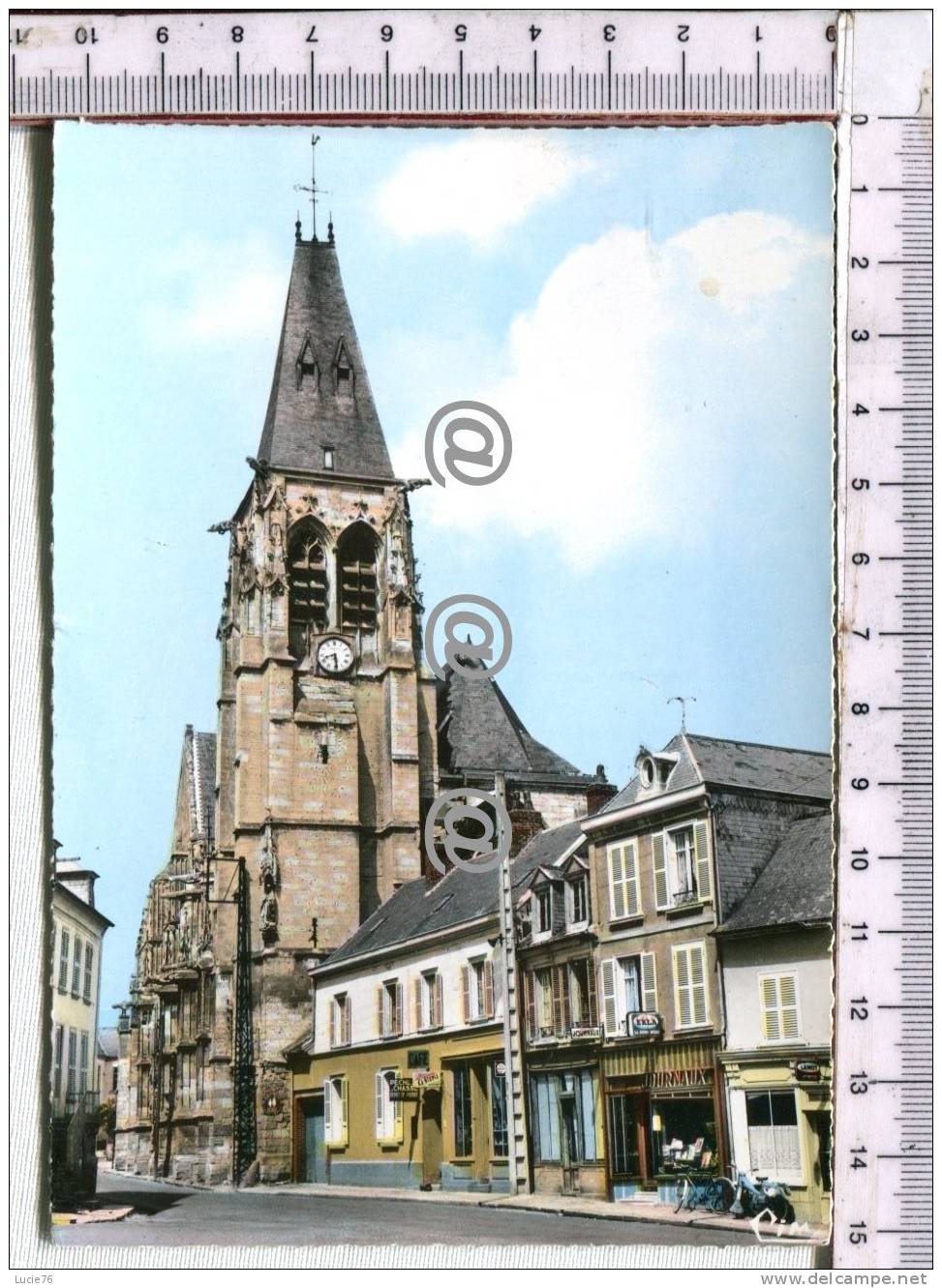 CONTY - La Place Et L´ Eglise - Conty