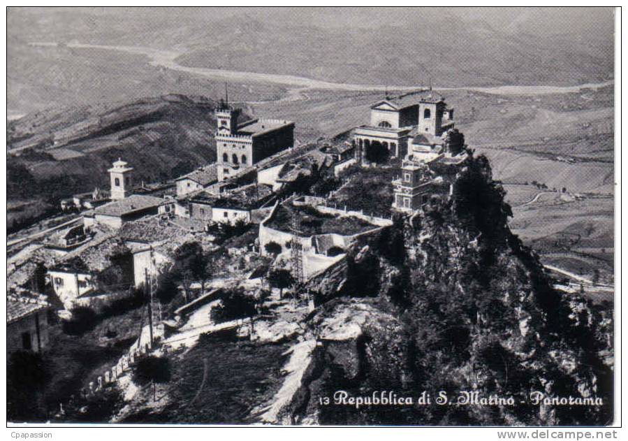 SAN-MARINO - Cpsm Noir Et Blanc - écrite Avec Beau Timbre Automobile- 1956 - San Marino