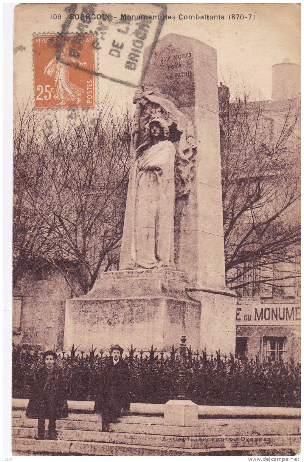 Cpa  38 Isere Bourgoin Monument Des Combattants - Bourgoin