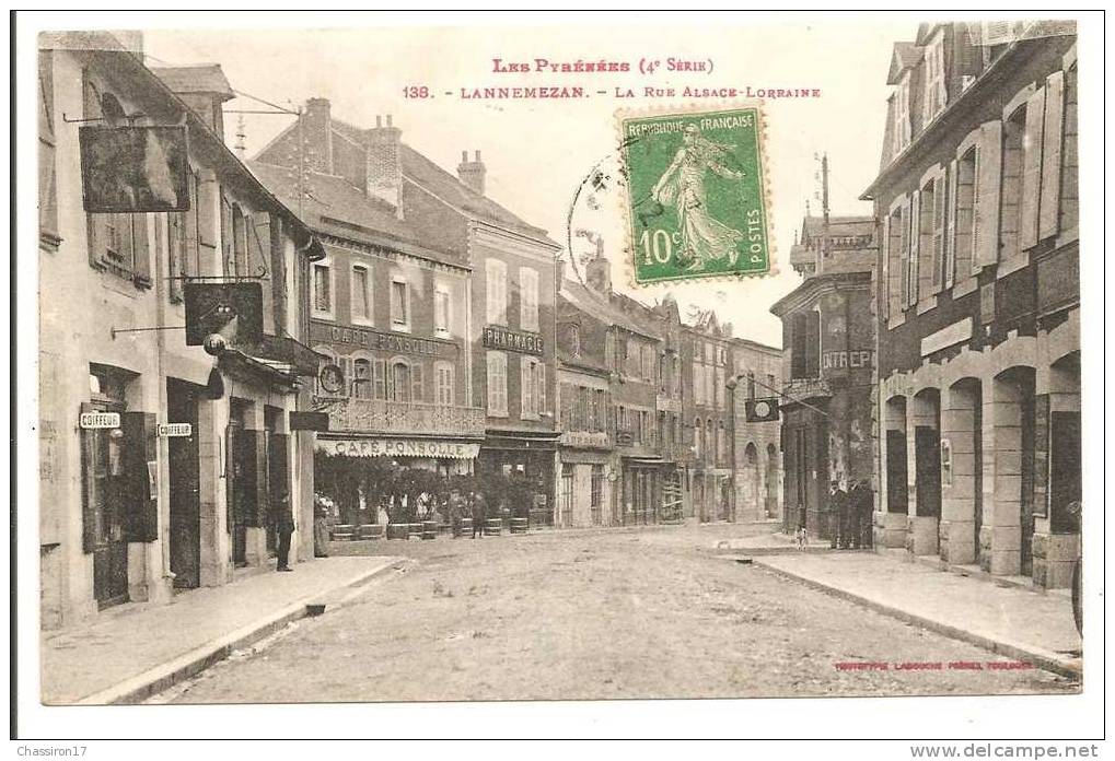 65 -  LANNEMEZAN  - La Rue Alsace-Lorraine  -  Animée  Café Ponsolle - Enseignes - Lannemezan