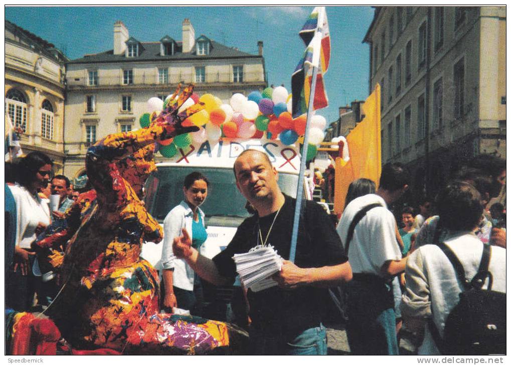 Rennes  - 1999  Gay  And Lesbian Pride . Char Aides . Place Mairie - Eventi