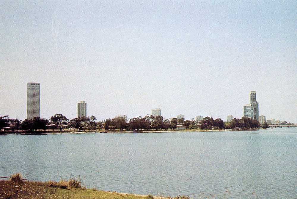 Australia 1976 Queensland - Surfers Paradise Viewed Across The Nerang River Prepaid PC Unused - Gold Coast