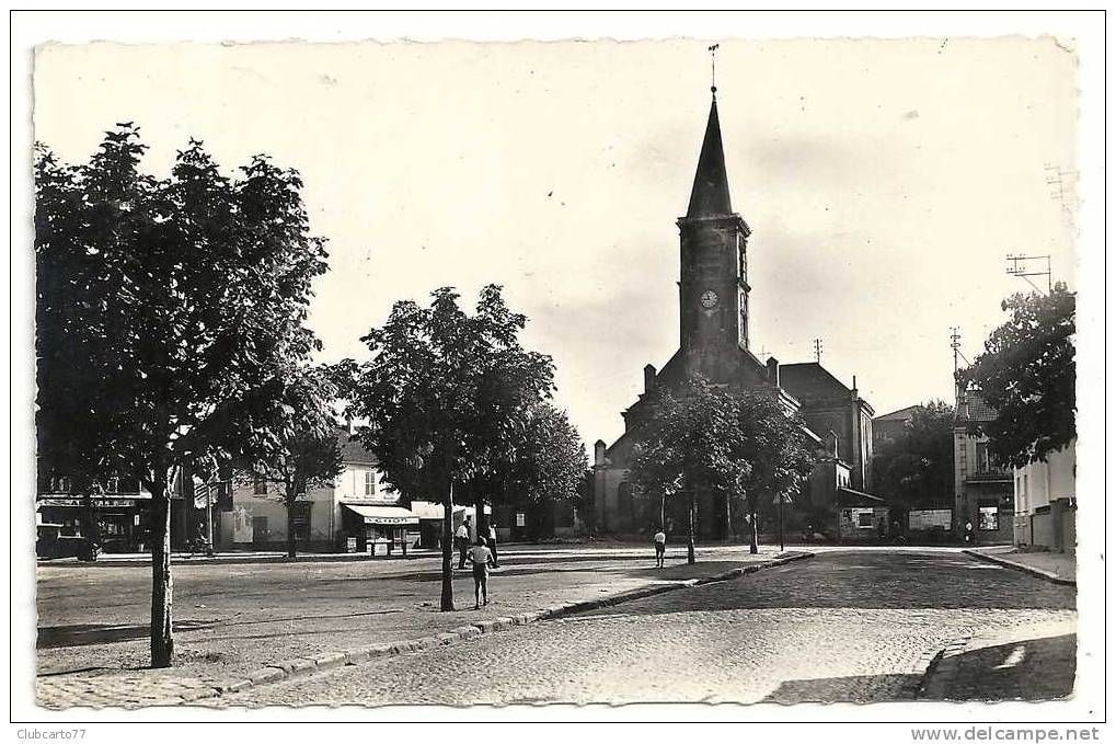 Bobigny (93) : Place Gabriel Péri Avant La Destruction Du Quartier De L'église En 1957 (animée). - Bobigny