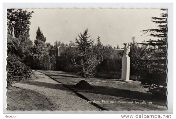 Leerdam - Park Met Monument Gevallenen - Leerdam