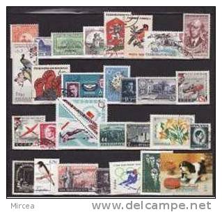 K.1240  - Lot Timbres Divers + 1 Bloc Surprise - Collezioni (senza Album)