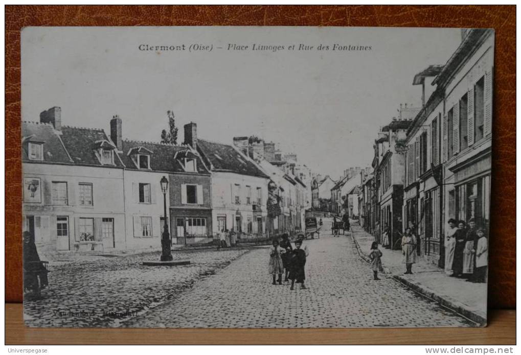 Clermont - Place De Limoges Et Rue Des Fontaines - Clermont