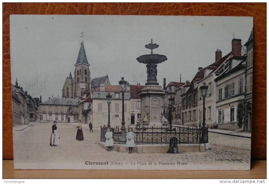Clermont - Place Et La Fontaine Masse - Clermont