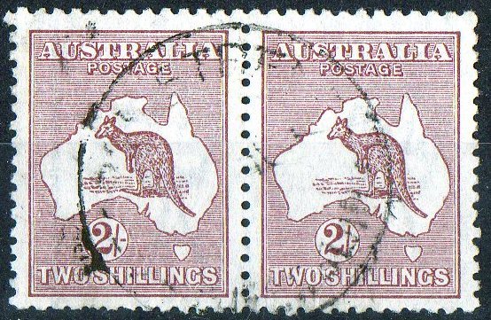 Australia 1923 2 Shillings Maroon Kangaroo 3rd Watermark (Wmk 10) Used Pair - Actual Stamps - SG74 - Oblitérés