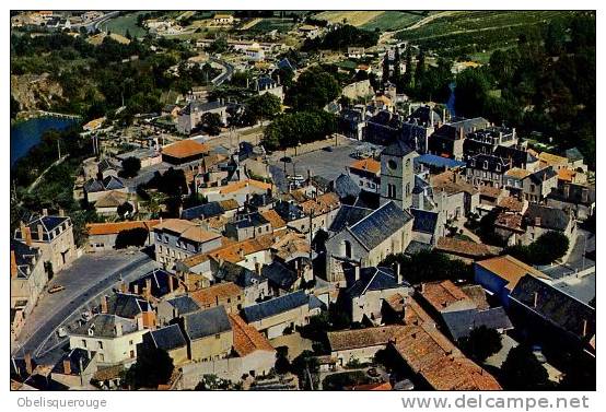 79 EN AVION AU DESSUS D ARGENTON CHATEAU N ° 013 99 2 2851 RUE PRINCIPALE  POSTEE EN 1972 - Argenton Chateau