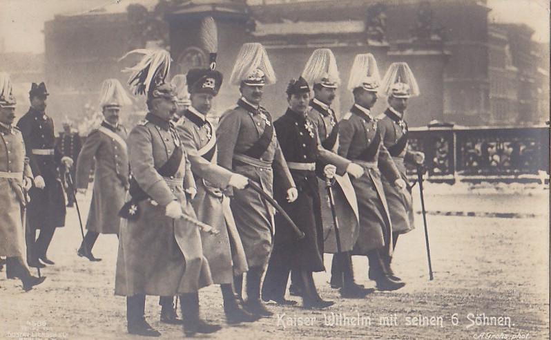 Militaria -  Royauté - Kaiser Wilhelm Mit Seinen 6 Söhnen - Parade Militaire - Cachet Publicité Café Hotel Bauer Berlin - Personaggi