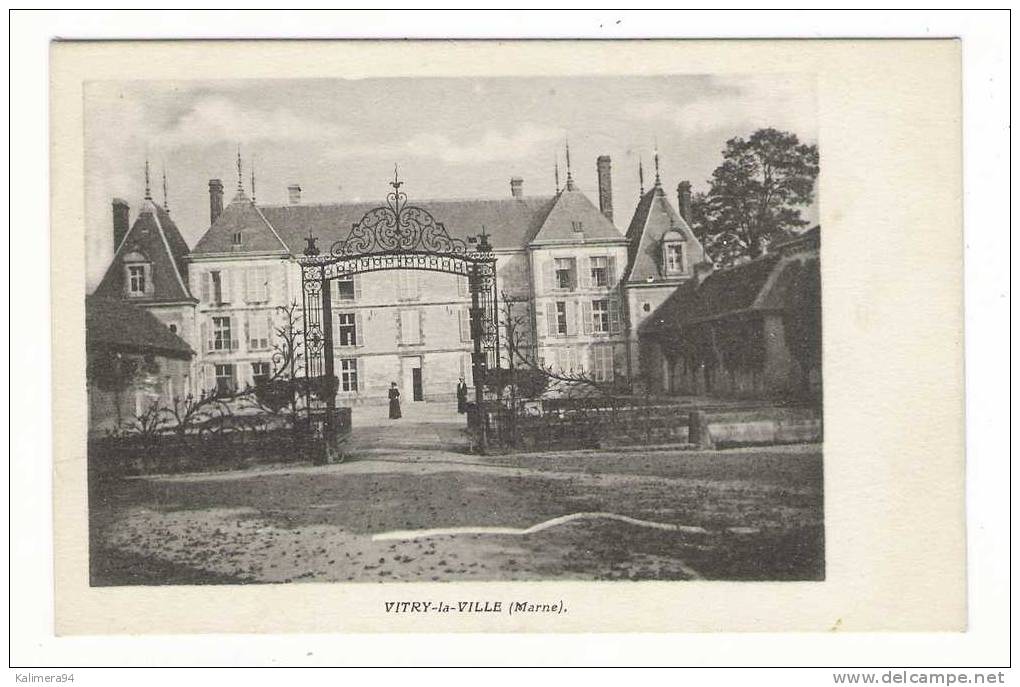 MARNE  /  VITRY-le-VILLE  /  GRILLE  D´ ENTREE  DU  CHÂTEAU  /  Carte Privée, écrite Par Henri PETIT, Villa Des Roses - Vitry-la-Ville