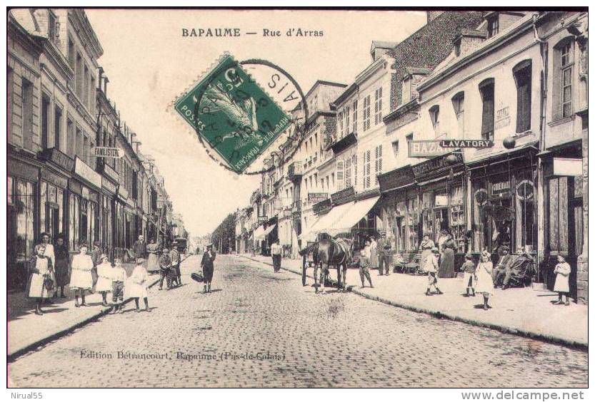 Pas De Calais BAPAUME Rue D'Arras Enfants Attelage  Familistere - Bapaume