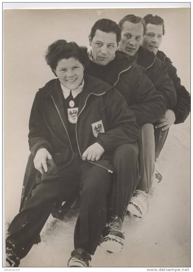 P 302 - PHOTO - 4 Menbres De La Famille ISSOR Champion - Jeux Olympique - 1952 - Voir Descriptif - - Winter Sports