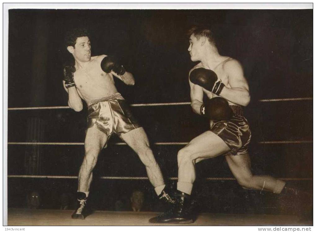 P 333 - PHOTO - BOXE -Salle WAGRAM Andre VALIGNAT Bat Largement Danté BINI -, Ect 1952 - Voir Résumé - - Autres & Non Classés