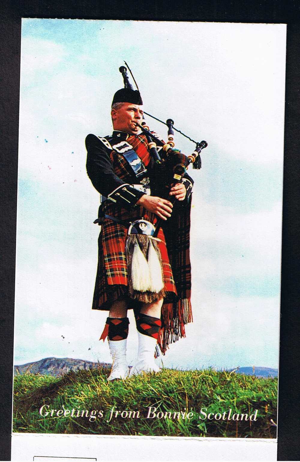 RB 642 - 2 Postcards & Map Details (Joined As Triplet) Moffat Weavers Dumfriesshire Scotland - Bagpipes - Clothing - Dumfriesshire