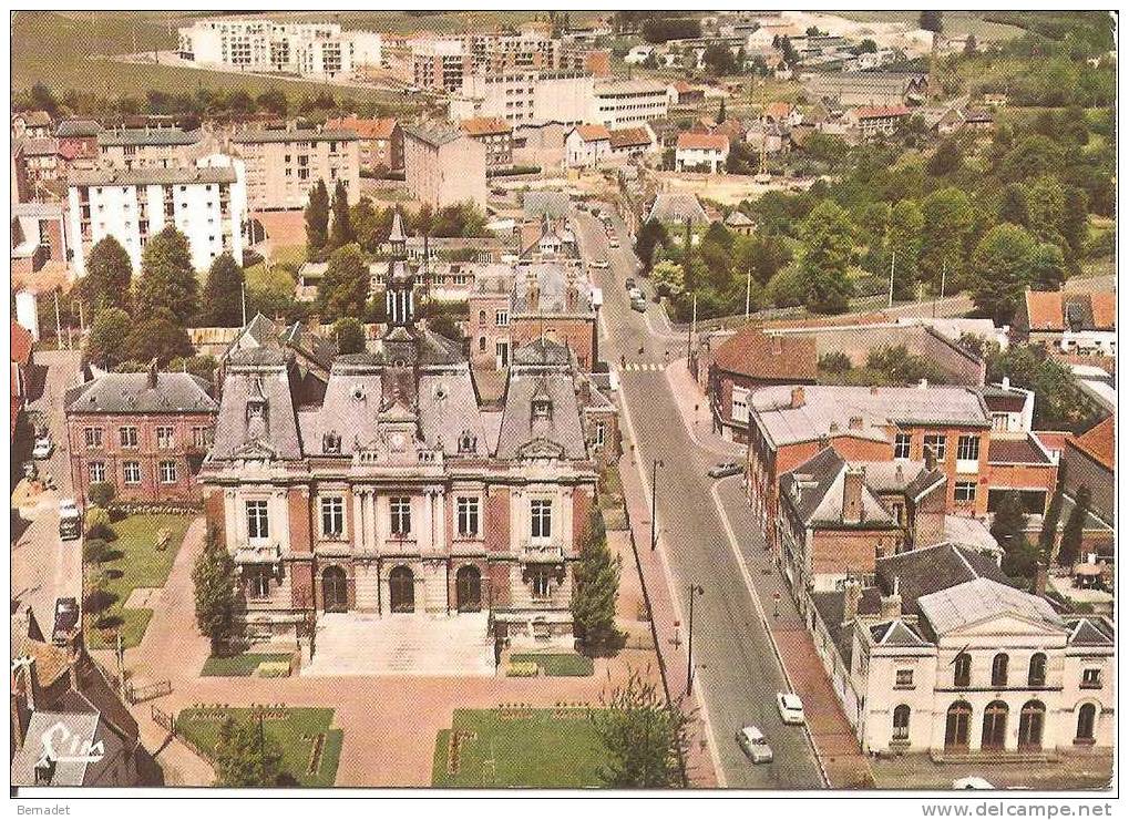 DOULLENS .. VUE AERIENNE - Doullens