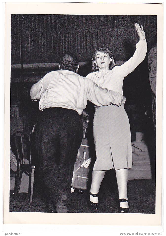 16812- Rehearsal , Yiddish Theatre 1943 . Photograph By Weegee . Zabriskie éd . WG - Danse - Théâtre