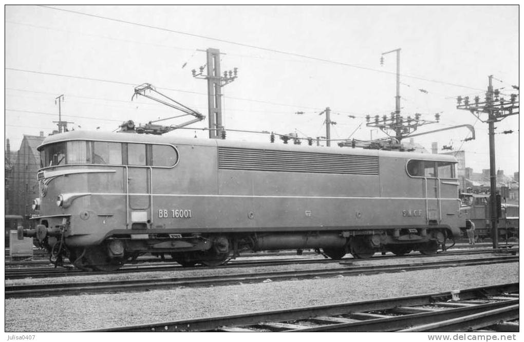 LOCOMOTIVE ELECTRIQUE Photographie Loco De La SNCF - Materiaal