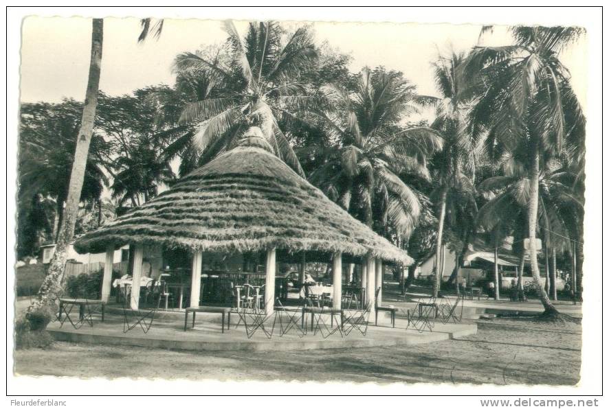 CONAKRY (Guinée) - CPSM - Club De La Plantation - Le Bar - Paillotte - Guinée