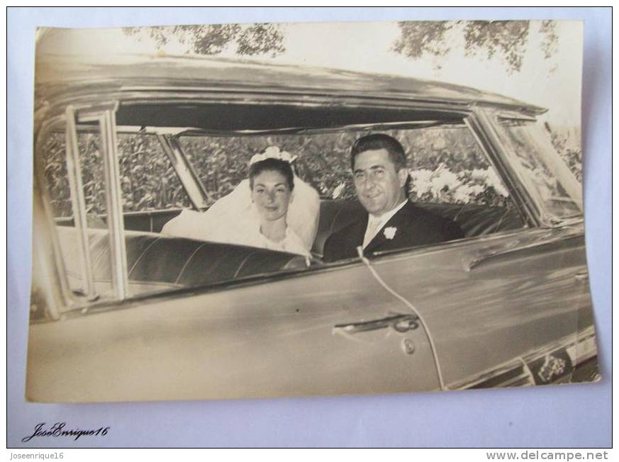 AUTOMOVIL NOVIOS - Voiture De Mariage - WEDDING CAR - BARCELONA 1966 - Fotos Dedicadas