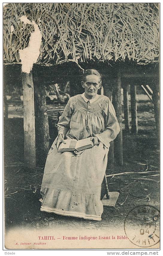 Tahiti   Polynesie Femme Indigene Lisant La Bible A. Itchner Huahine 1904 Timbre Arraché Etat - Tahiti