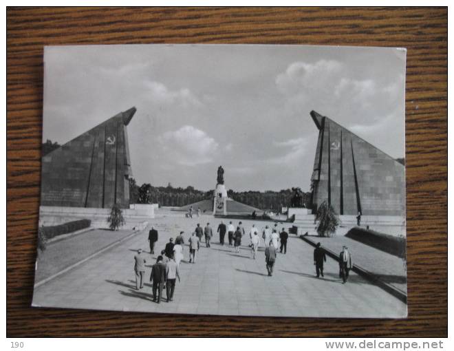 BERLIN HAUPSTADT DER DDR ;THE SOVIET MEMORIAL - Treptow